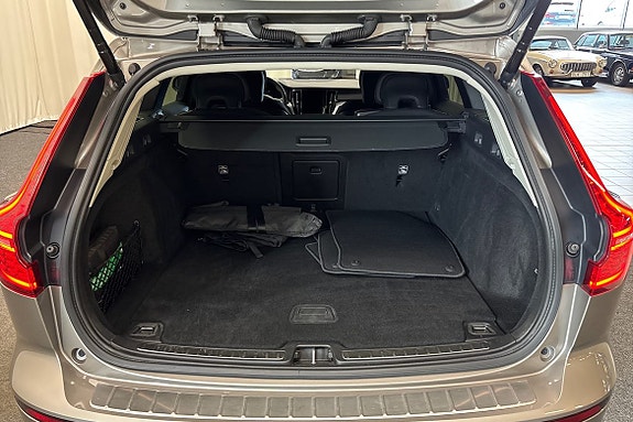 Volvo V60 Cross Country 13 of 28