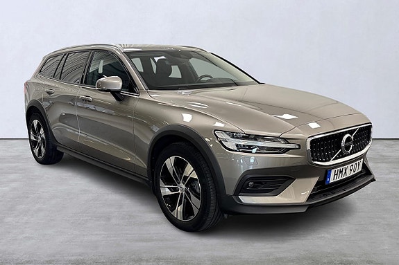 Volvo V60 Cross Country 6 of 28