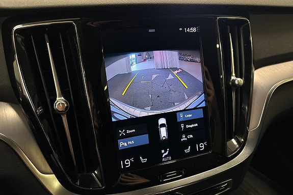 Volvo V60 Cross Country 18 of 28