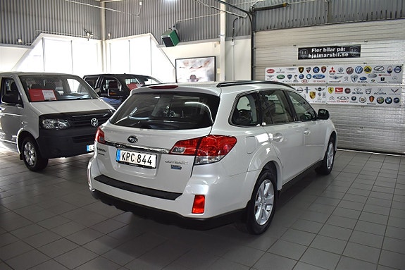 Subaru Outback 2 of 18