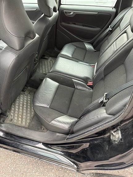 Volvo V70 5 of 7
