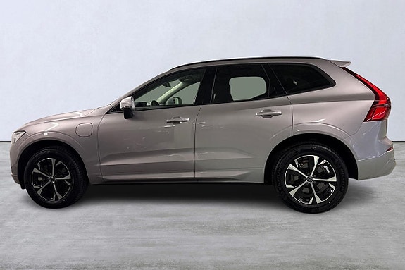 Volvo XC60 2 of 19