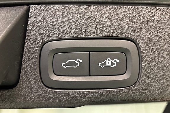 Volvo XC60 15 of 19