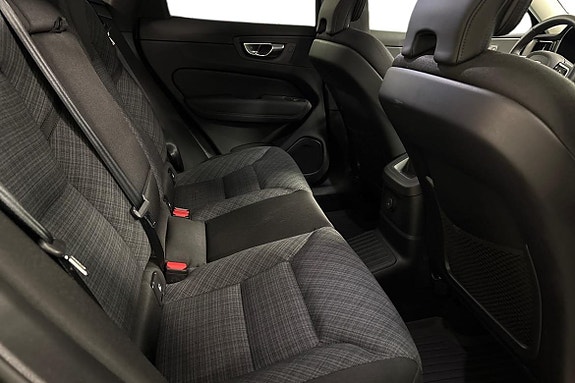 Volvo XC60 11 of 19