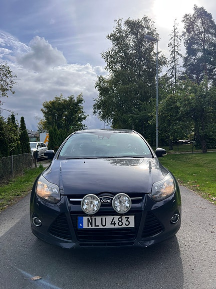 Ford Focus 3 of 9