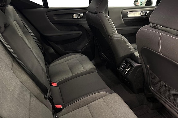 Volvo XC40 11 of 14
