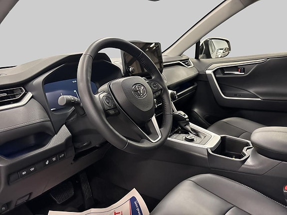 Toyota RAV4 13 of 19