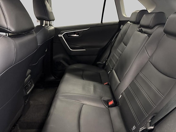 Toyota RAV4 10 of 19