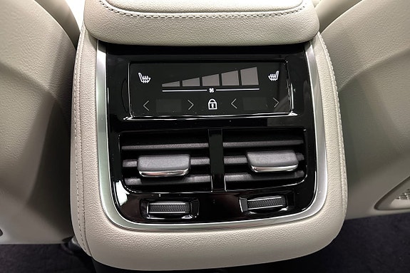 Volvo XC90 28 of 29