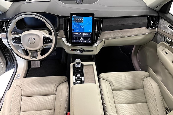 Volvo XC90 9 of 29
