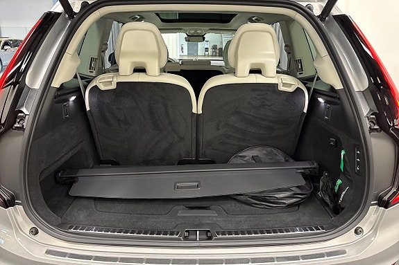 Volvo XC90 13 of 29