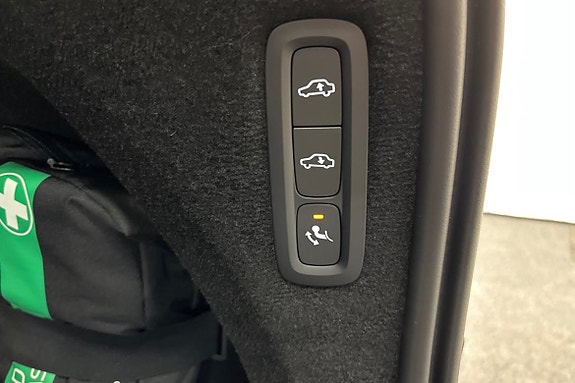 Volvo XC90 27 of 29