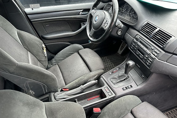 BMW 320i 11 of 14