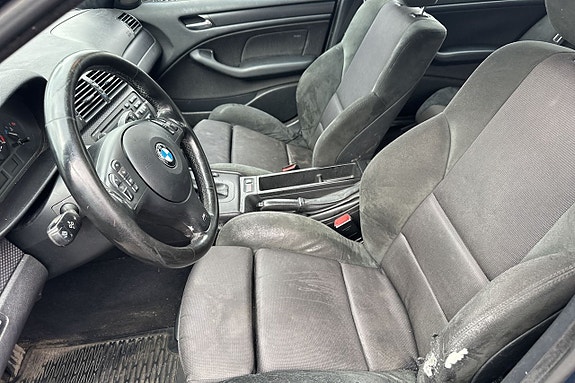 BMW 320i 13 of 14