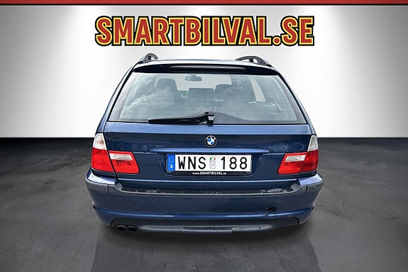 BMW 320i 4 of 14