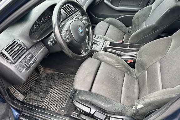 BMW 320i 12 of 14