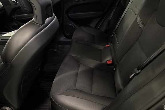 Volvo XC60 12 of 22