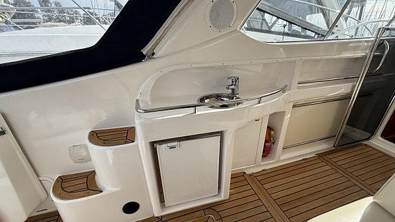 Windy 37 Grand Mistral HT - 2006 8 of 17