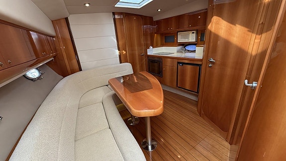 Windy 37 Grand Mistral HT - 2006 11 of 17