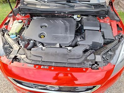 Volvo V40 2 of 8