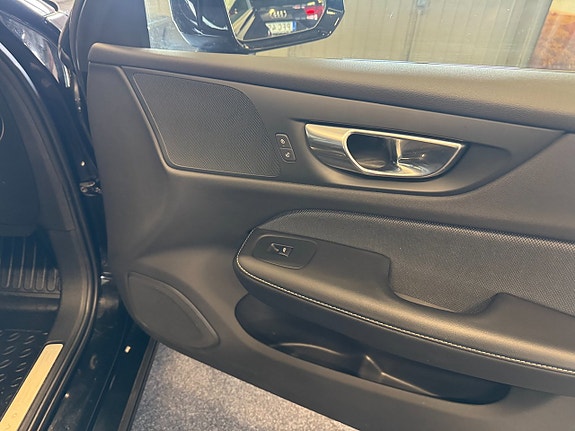 Volvo V60 11 of 25