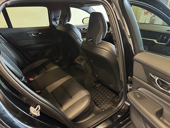Volvo V60 12 of 25