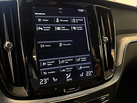 Volvo V60 22 of 25