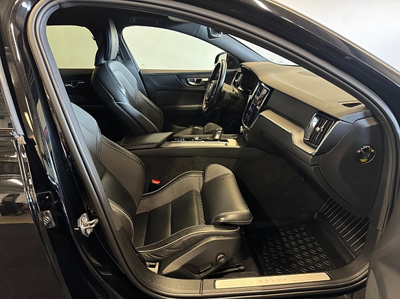 Volvo V60 9 of 25