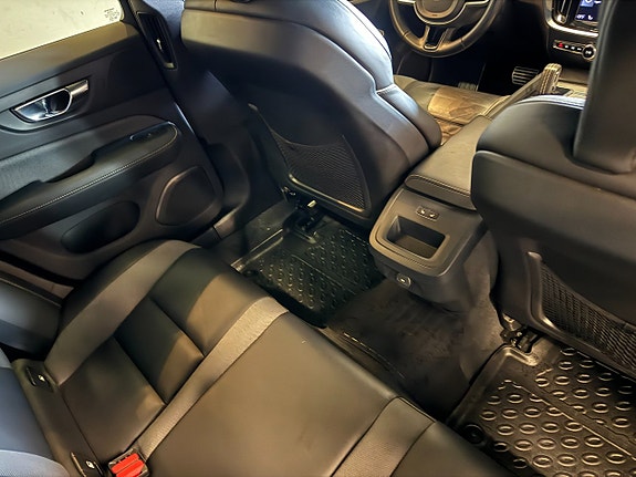 Volvo V60 13 of 25