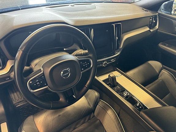 Volvo V60 16 of 25