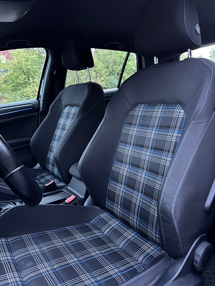 Volkswagen Golf VII 4 of 7