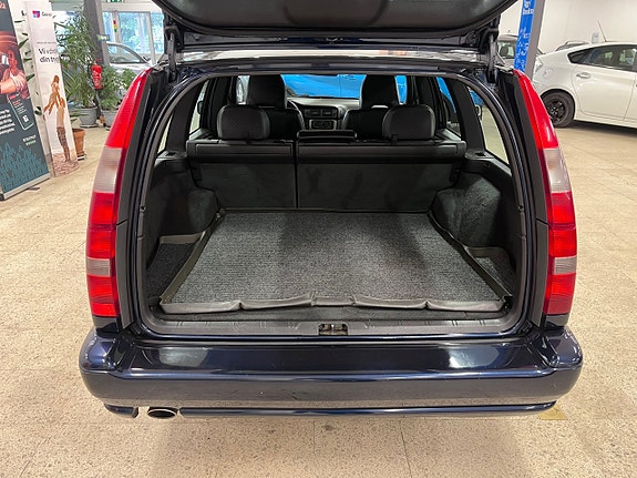 Volvo V70 9 of 18