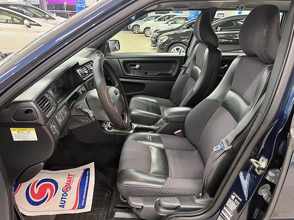 Volvo V70 7 of 18