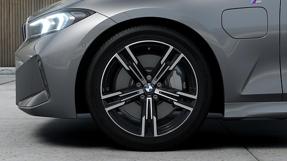 BMW 330e 7 of 13