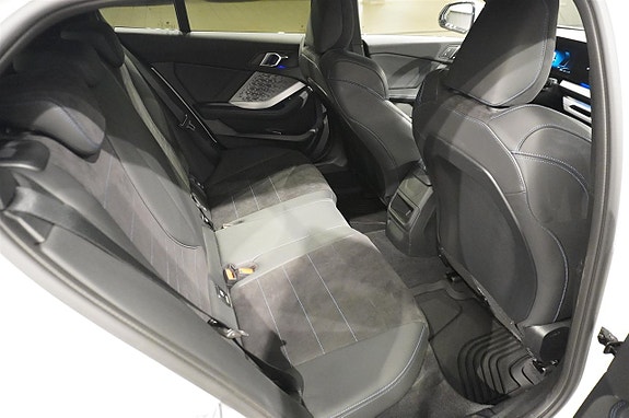 BMW 120 8 of 15