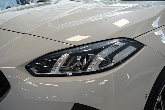 BMW 120 9 of 24