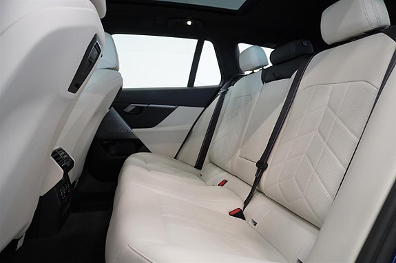 BMW 530e 16 of 21