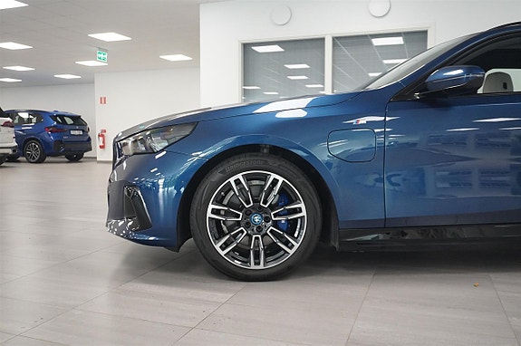BMW 530e 3 of 19
