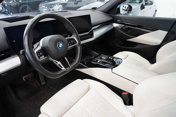 BMW 530e 3 of 21