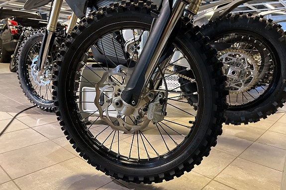 Stark Varg MX 1.0 60hk / 18" Enduro / Medium 6 of 11