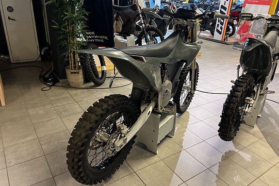 Stark Varg MX 1.0 60hk / 18" Enduro / Medium 3 of 11