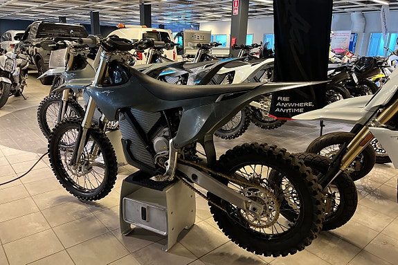 Stark Varg MX 1.0 60hk / 18" Enduro / Medium 2 of 11