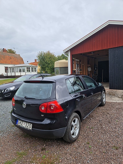 Volkswagen Golf V 2 of 4