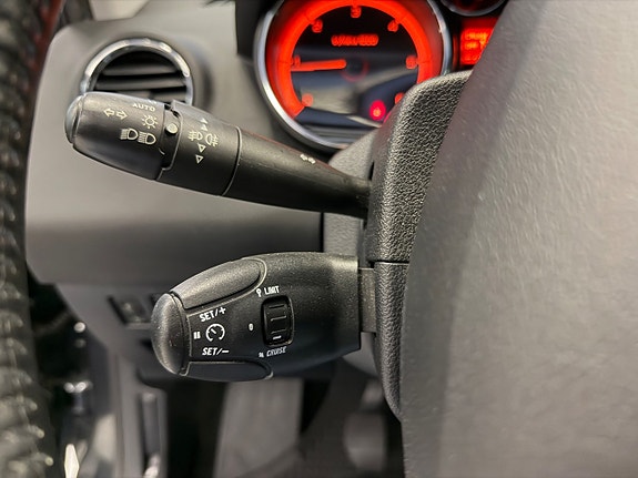 Peugeot 308 SW 18 of 29