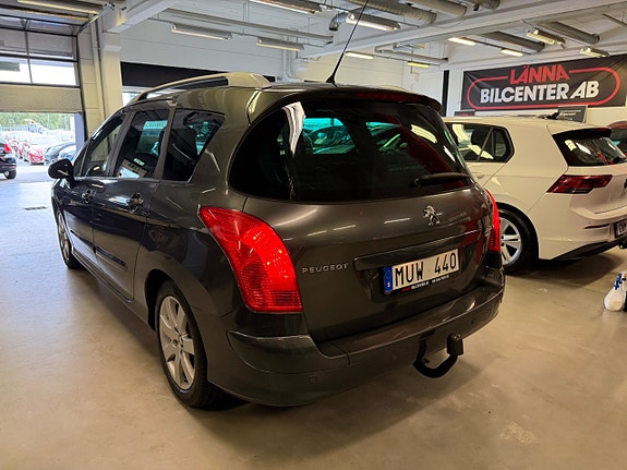 Peugeot 308 SW 8 of 29