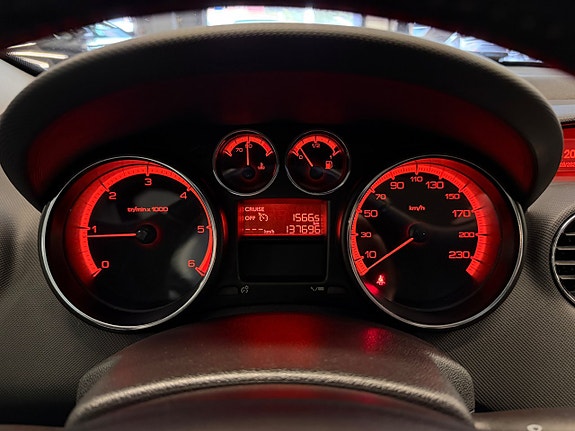 Peugeot 308 SW 13 of 29