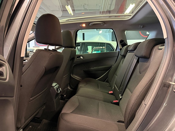 Peugeot 308 SW 28 of 29