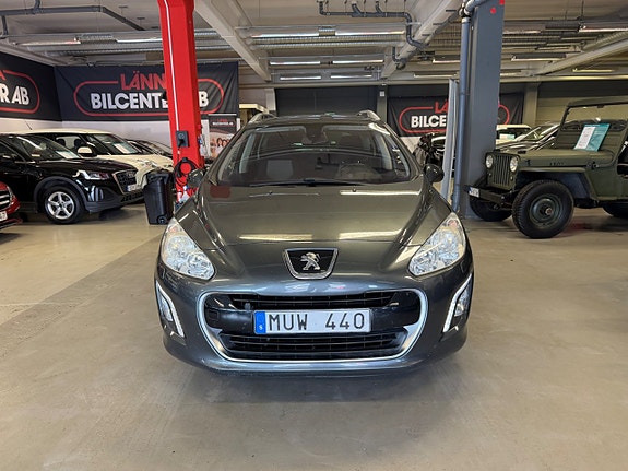 Peugeot 308 SW 2 of 12