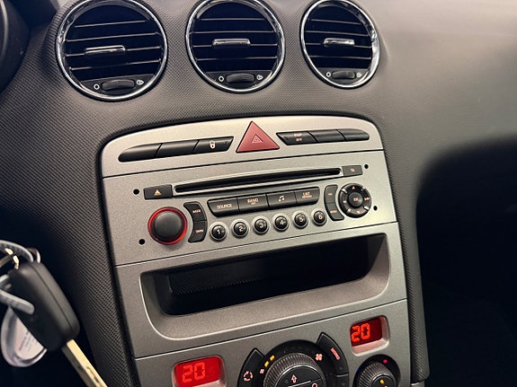 Peugeot 308 SW 15 of 29