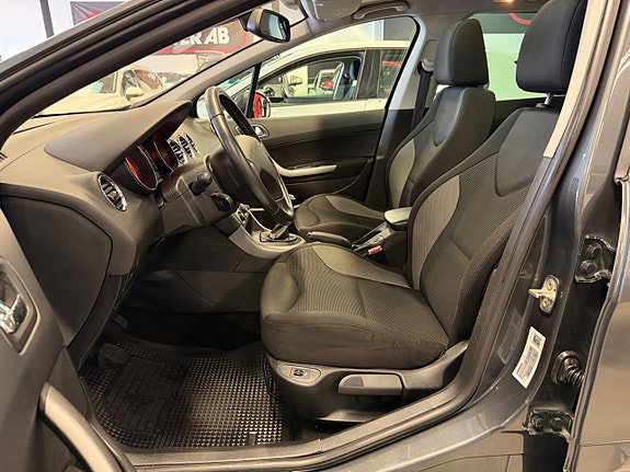 Peugeot 308 SW 11 of 29